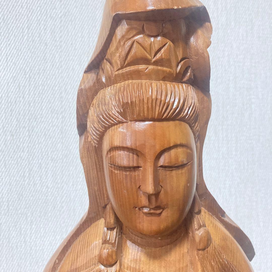 木彫り観音像（約90センチ）