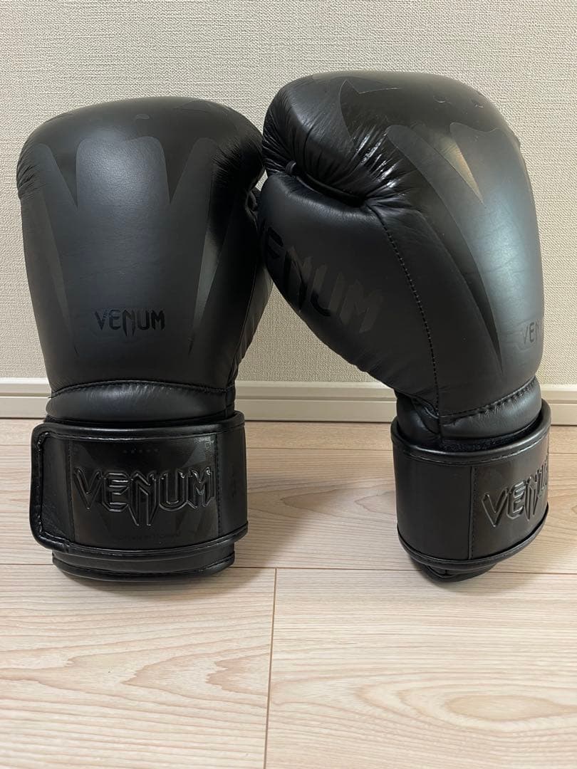 Venum Giant 3.0 グローブ 14onz