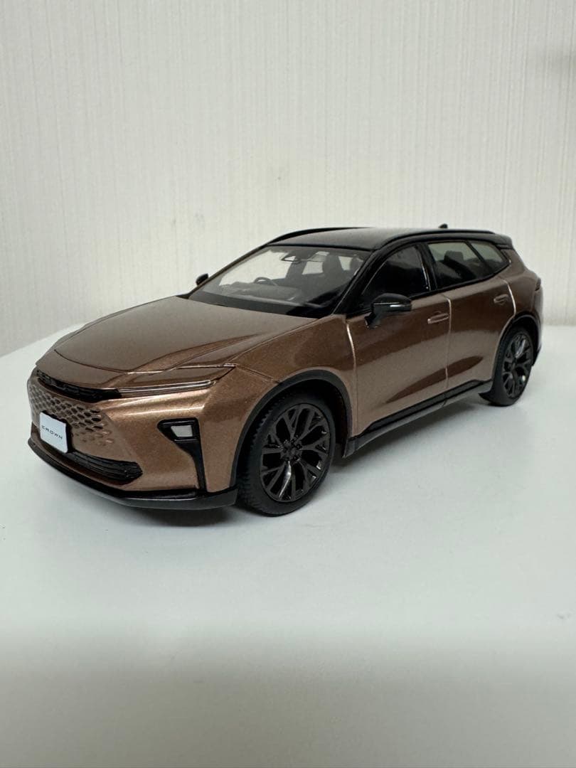 トヨタ　CROWN クラウンエステート　カラーサンプル