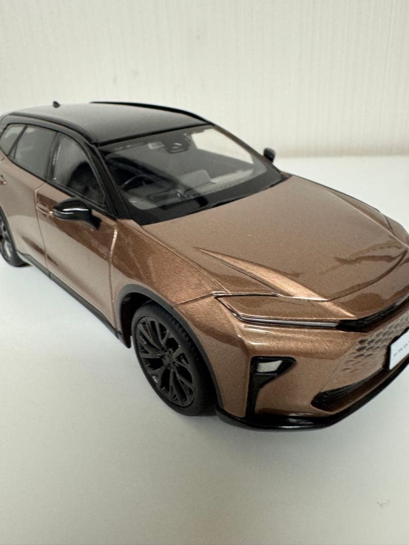 トヨタ　CROWN クラウンエステート　カラーサンプル