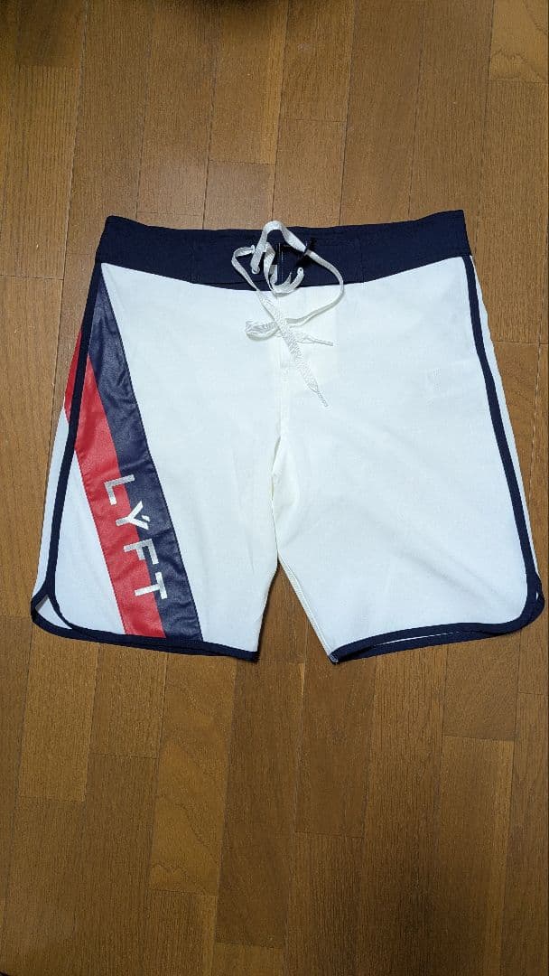 LYFT 水着 Mサイズ ホワイト・ネイビー・レッド
