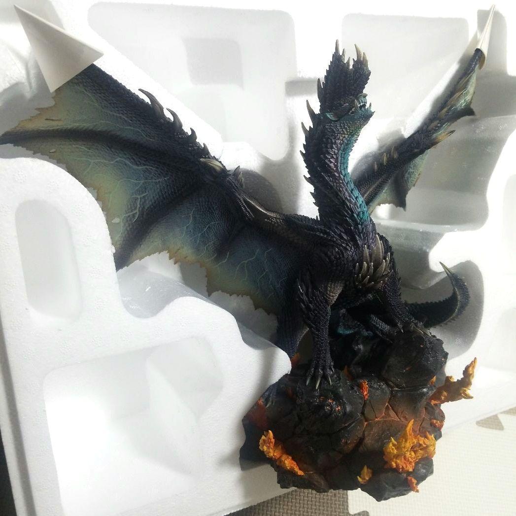 モンスターハンター 煌黒龍 アルバトリオン フィギュア
