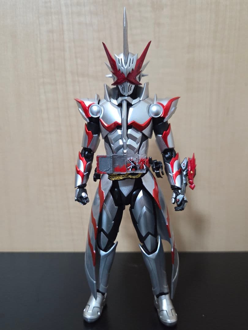 山*介様 S.H.Figuarts 仮面ライダーセイバー ドラゴニックナイト バ