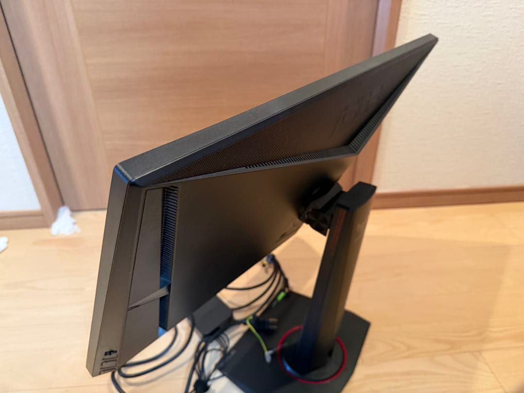 ASUS TUF GAMING 27インチ モニター　VG27AQ