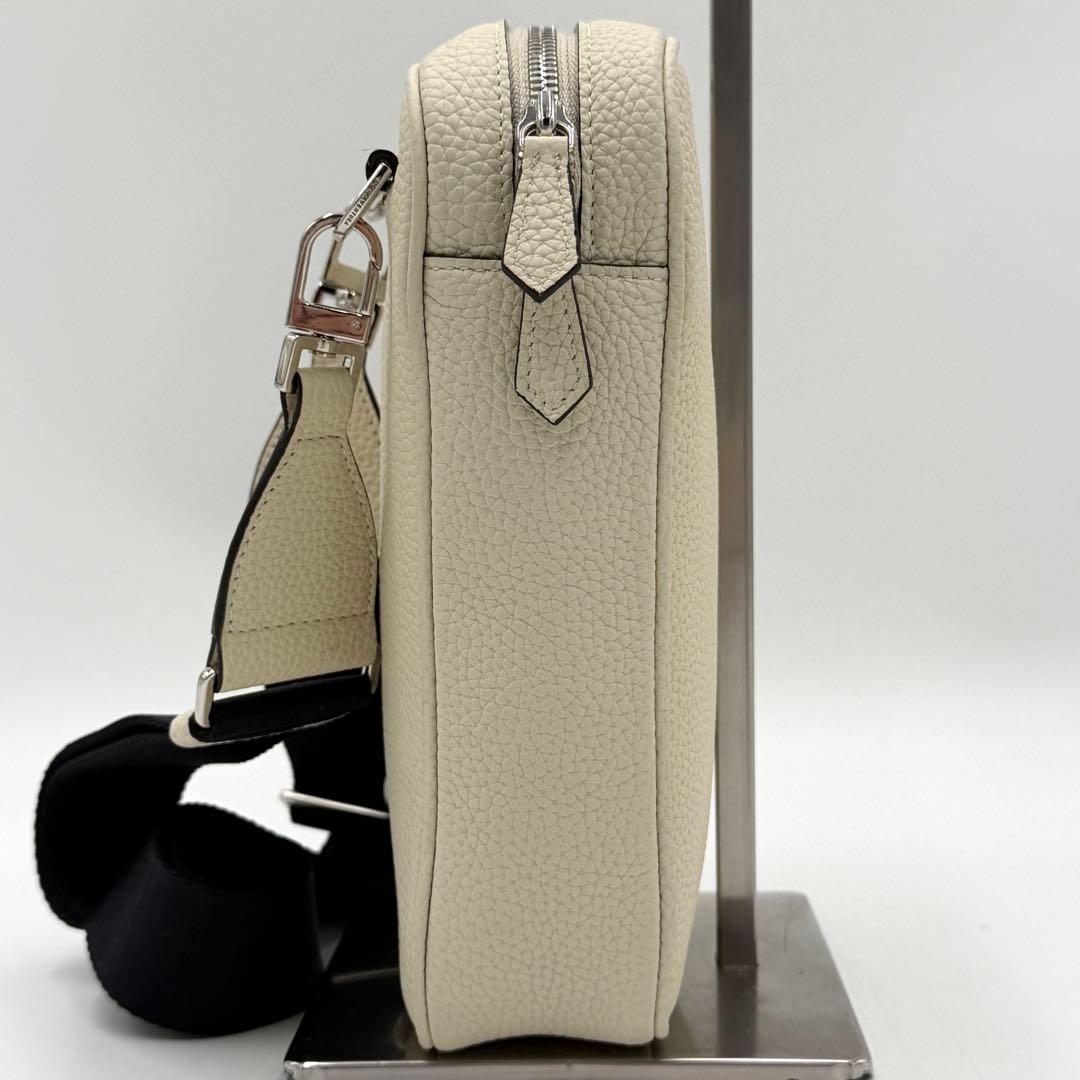 【極美品】ボナベンチュラ ボディバッグ パオロ クロスボディ レザー クリーム