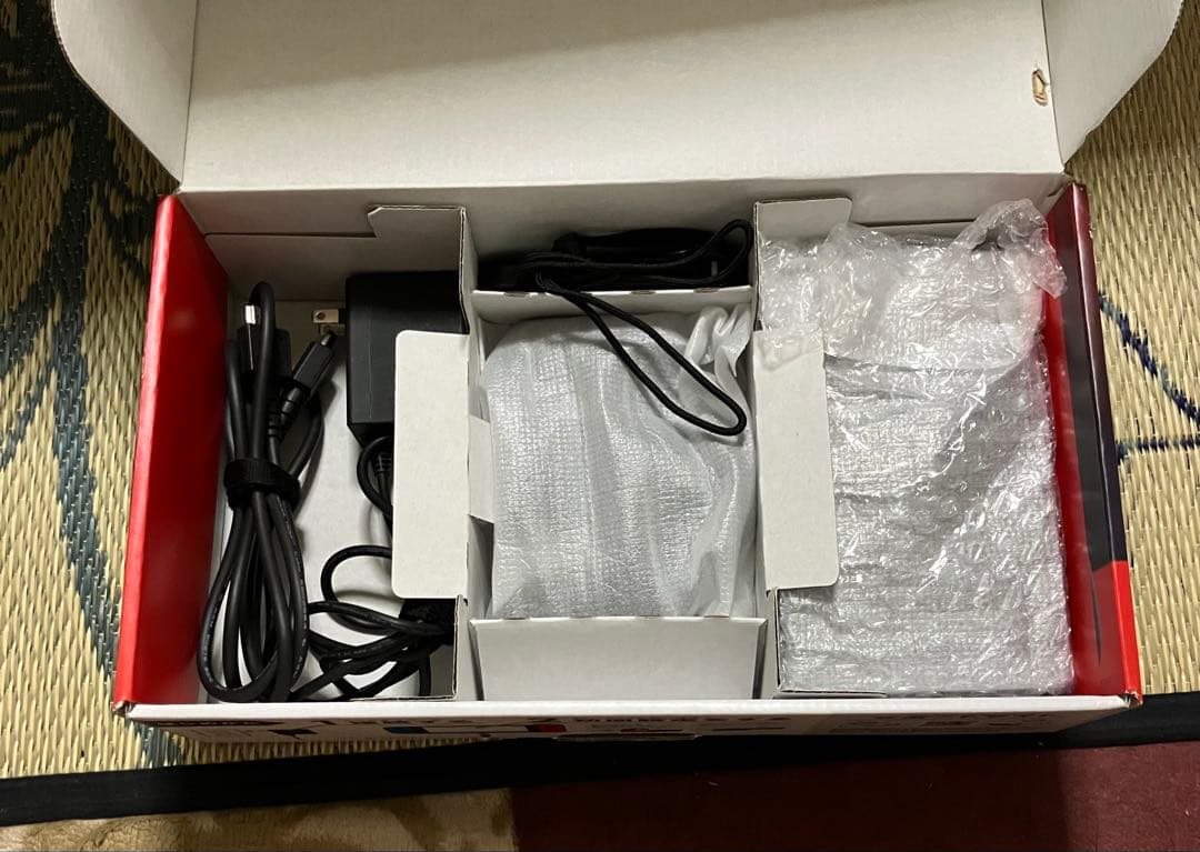 Nintendo Switch ネオンブルー/ネオンレッド 本体とケース