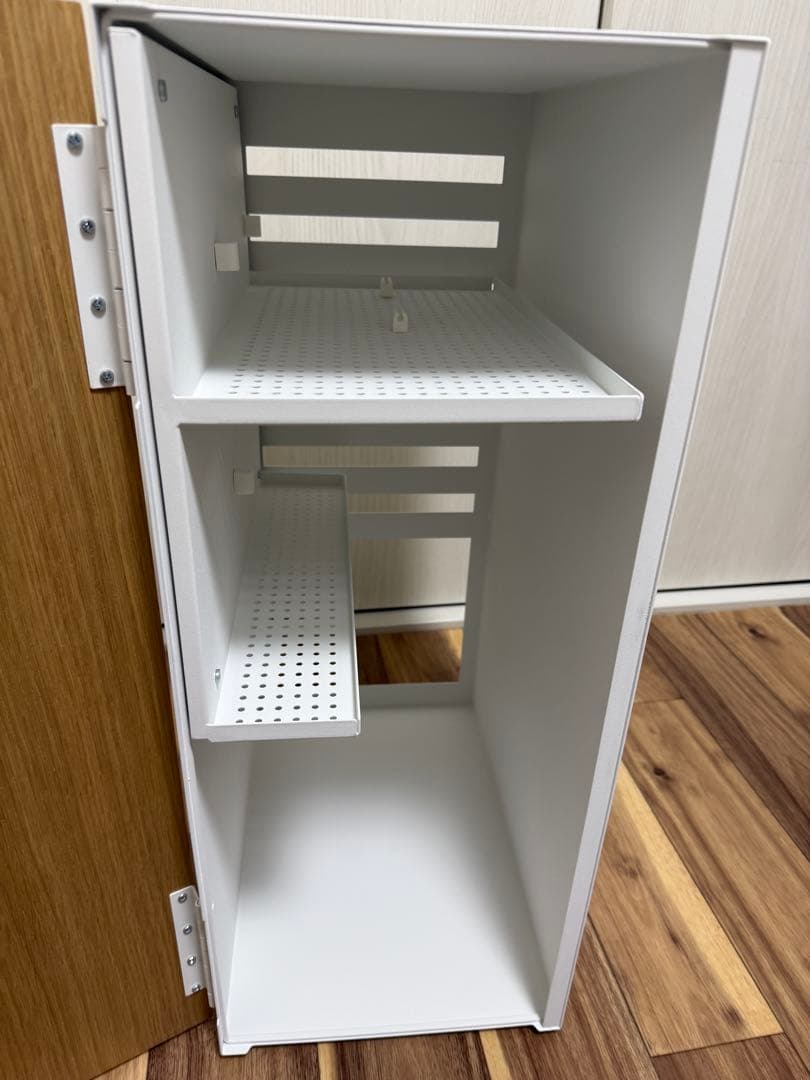 T*i様 【美品】山崎実業 towerゲーム機 収納 ラック ホワイト