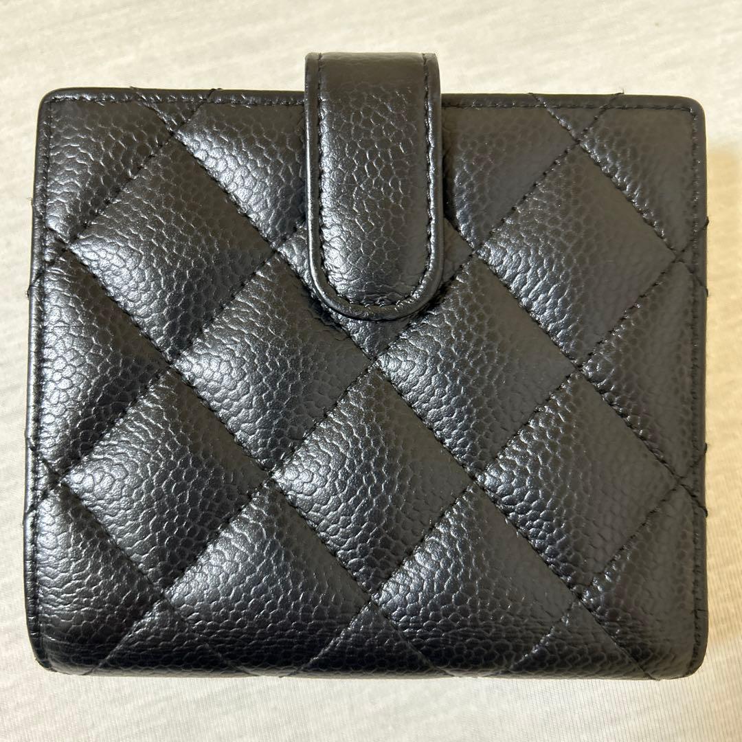 シャネルマトラッセ　ダブルホック折り財布