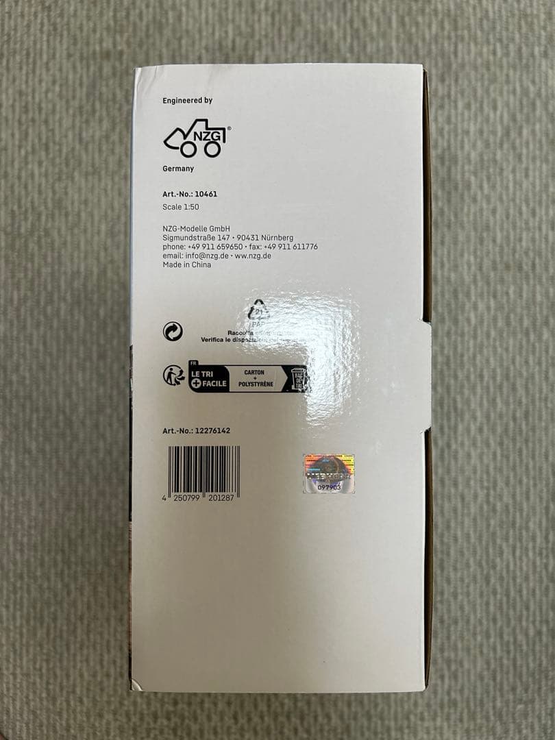 Liebherr HS8130.1 クローラークレーン / NZG 1/50