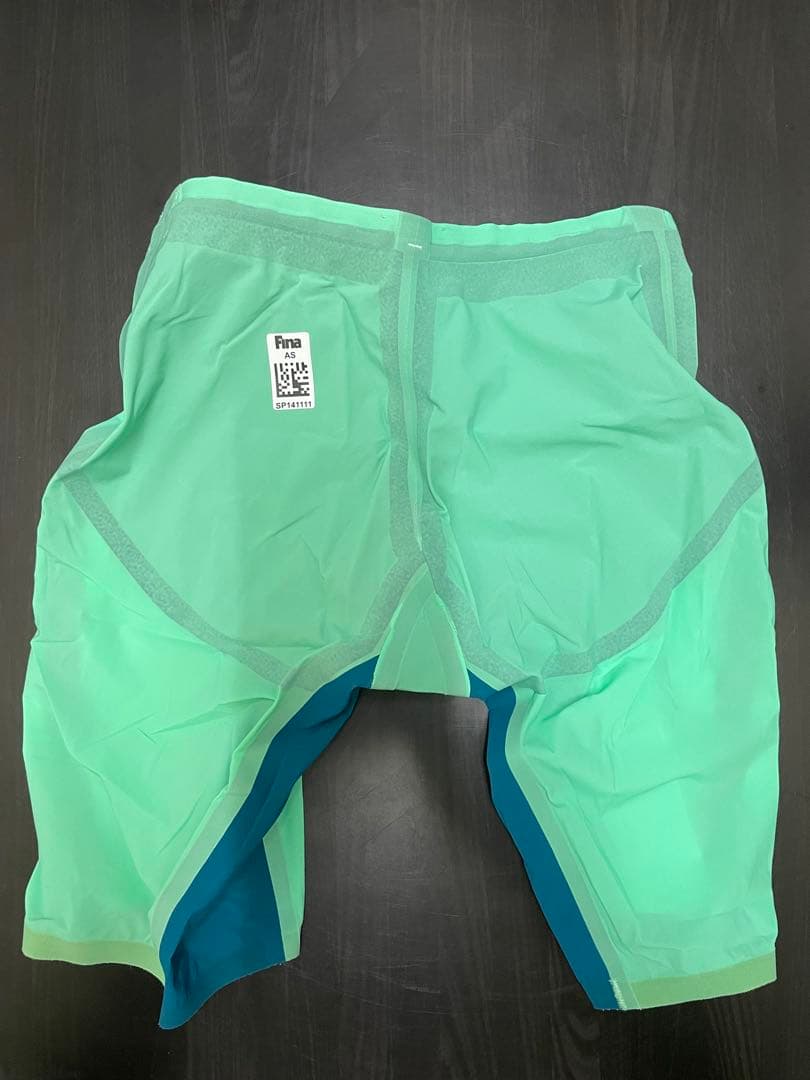 Speedo レーザーレーサー 競泳水着 24