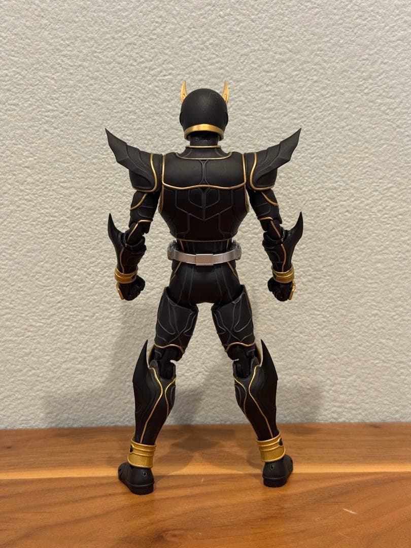 S.H.フィギュアーツ　真骨彫製法　仮面ライダークウガ　アルティメットフォーム