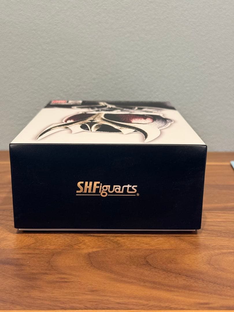 S.H.フィギュアーツ　真骨彫製法　仮面ライダークウガ　アルティメットフォーム