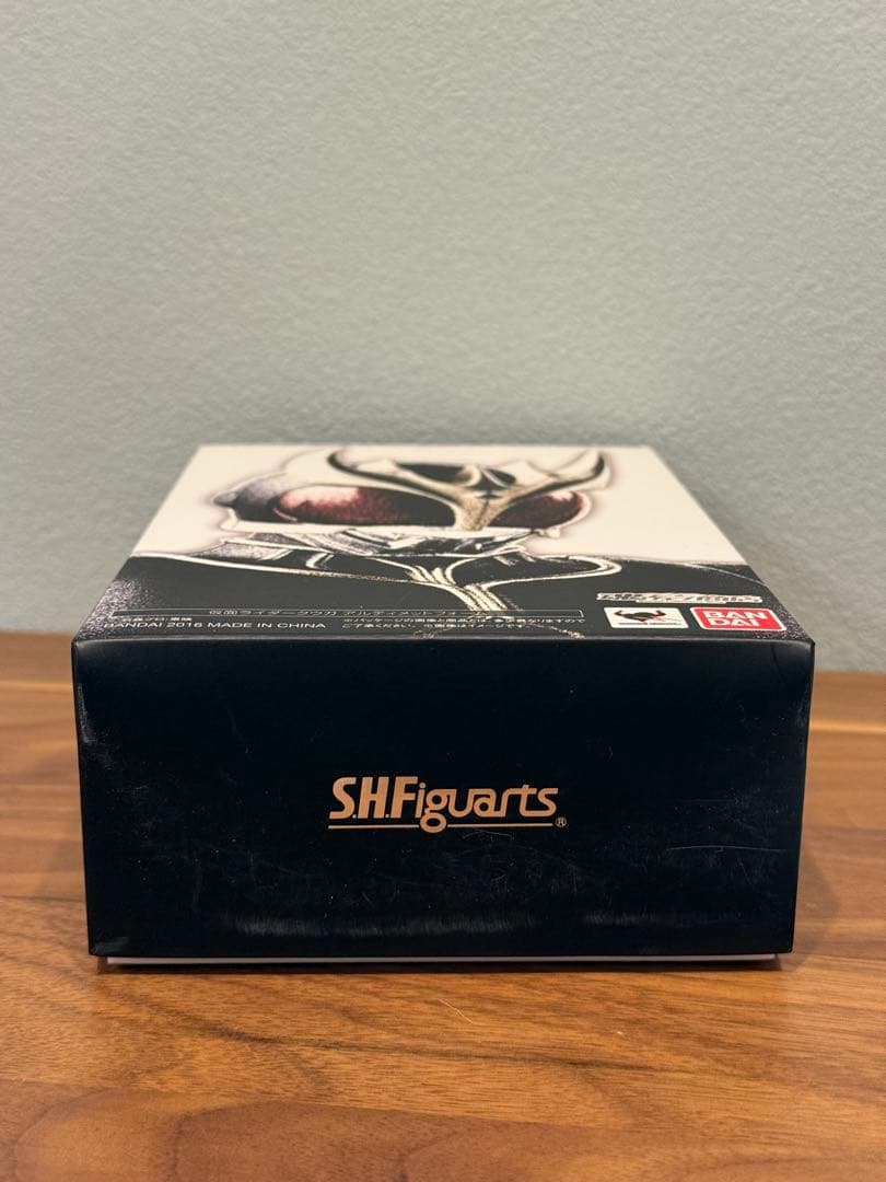 S.H.フィギュアーツ　真骨彫製法　仮面ライダークウガ　アルティメットフォーム