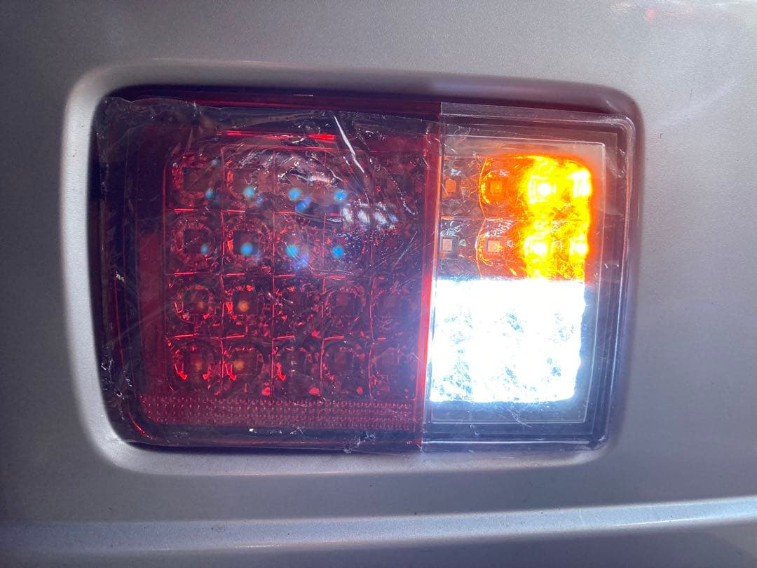 エブリィDA64V／DA17V LED テールランプ　シーケンシャル　新品