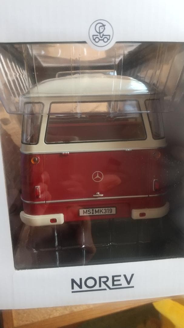 NOREV 1/18 メルセデスベンツ0319 バス