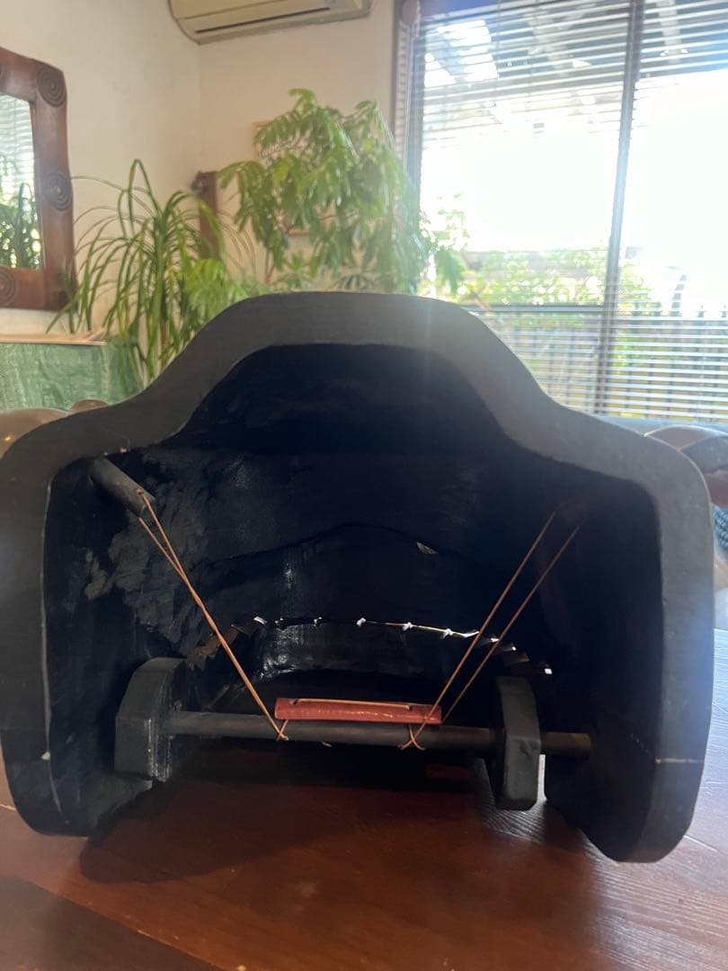 飛騨高山　木彫り　獅子舞　獅子頭 伝統的な獅子の面 赤黒金色装飾