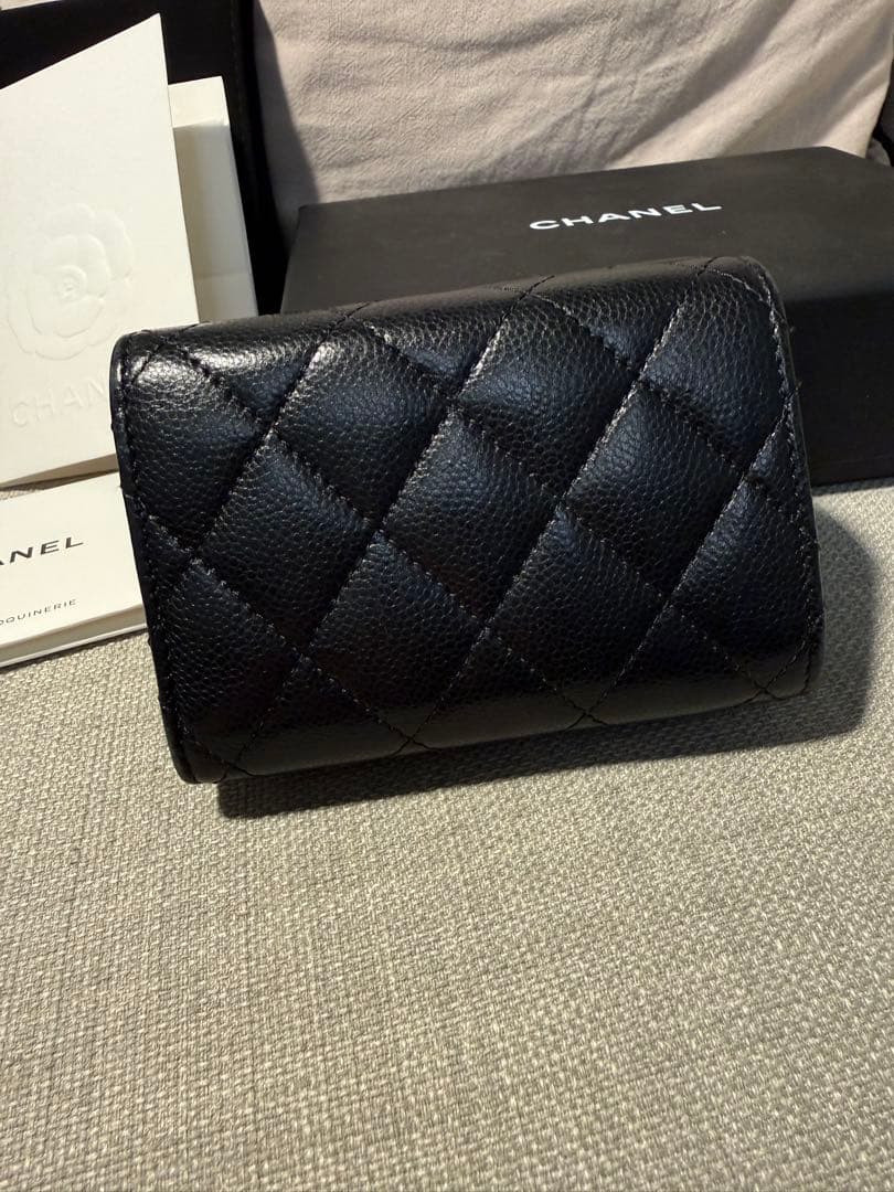 CHANEL マトラッセ　ブラックレザー 三つ折り財布