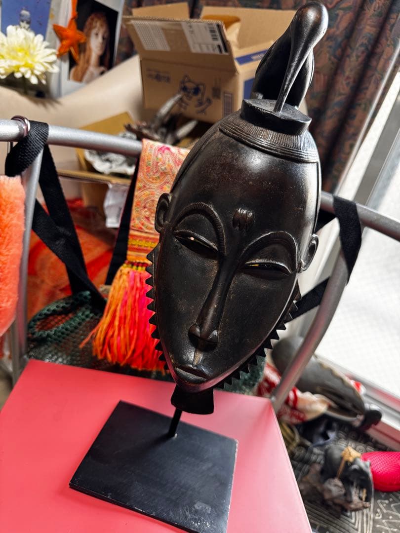 ✴︎安い！更に1000円値下げ！✴︎アフリカンマスク超美品！鉄スタンド付き