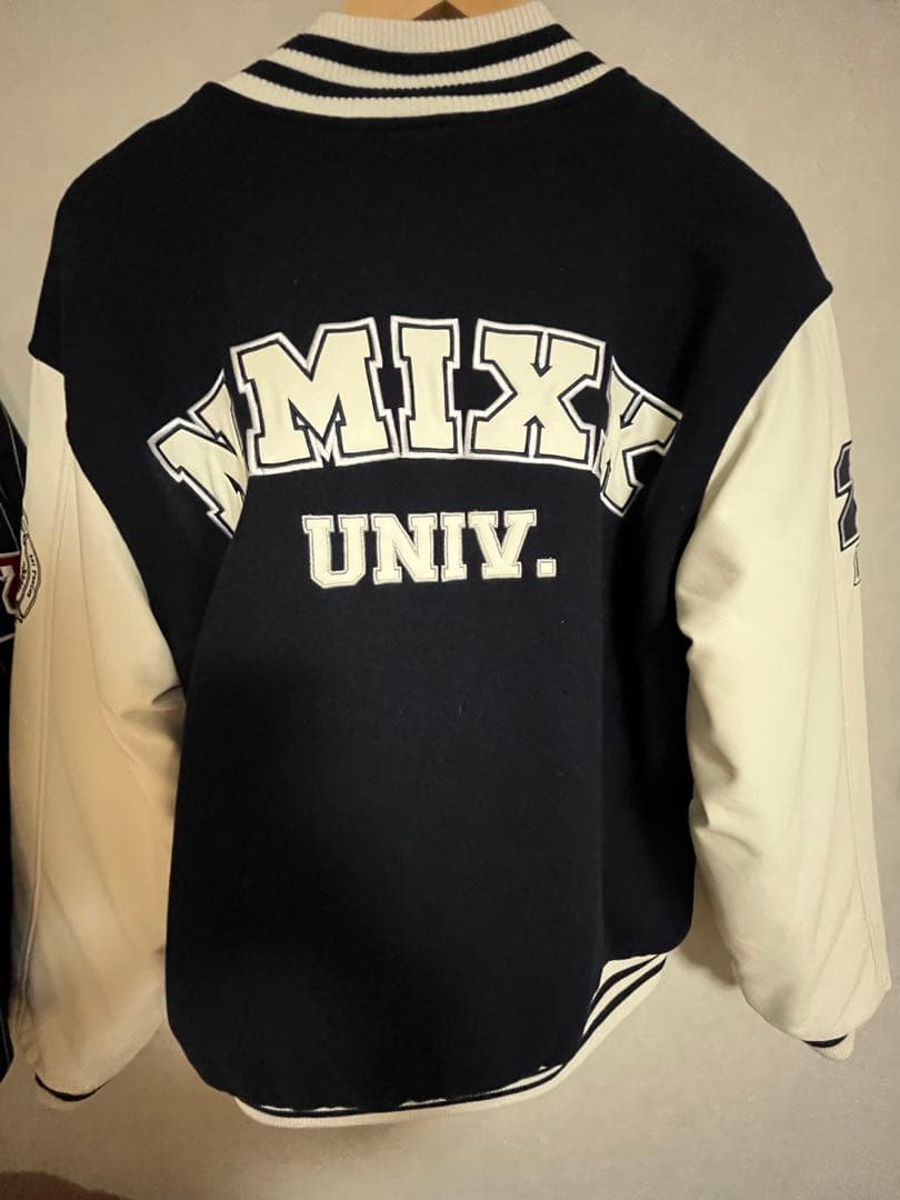NMIXX スタジャン　MIXX university