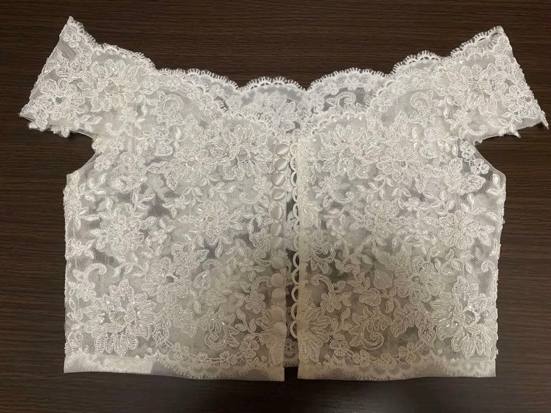 with a white 11号　アールイズウェディング　ボレロ