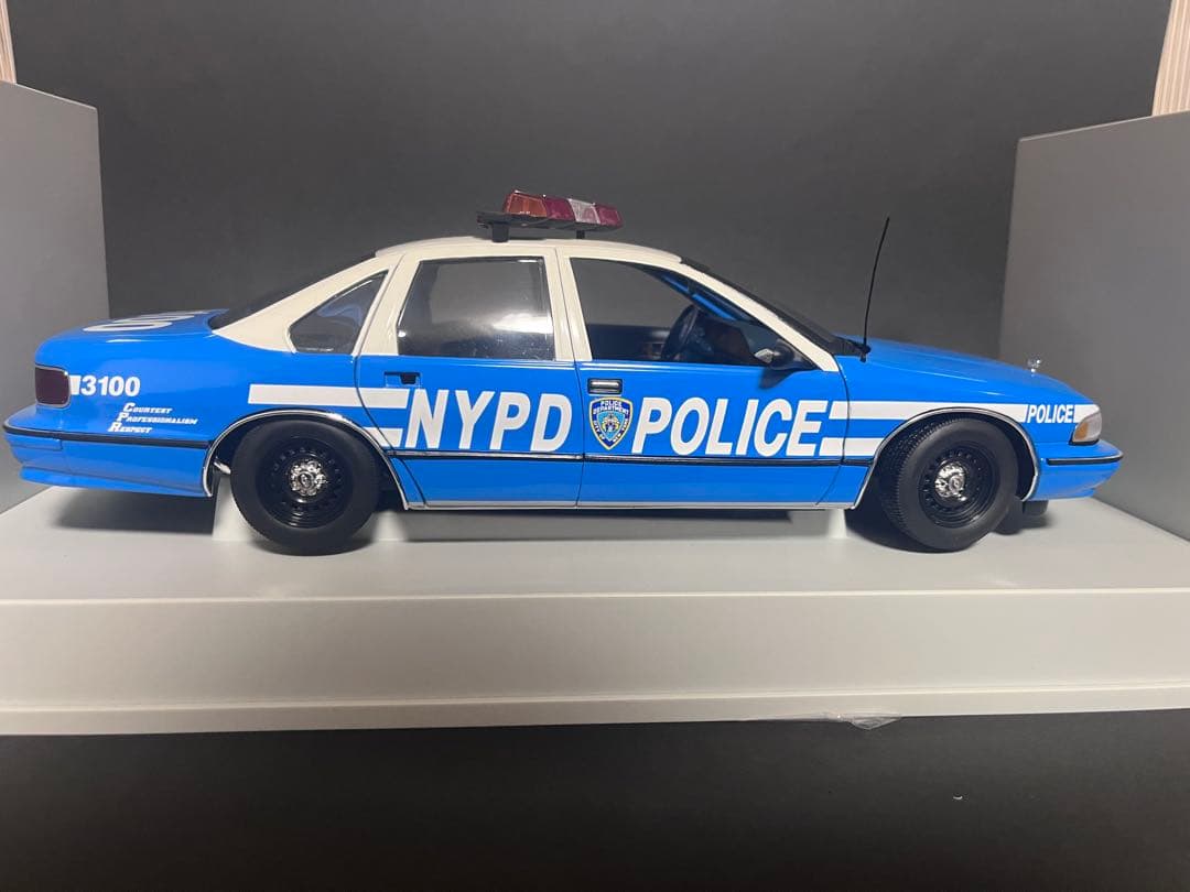 UT Models シボレーカプリス NYPD NY警察 1/18 IMPALA