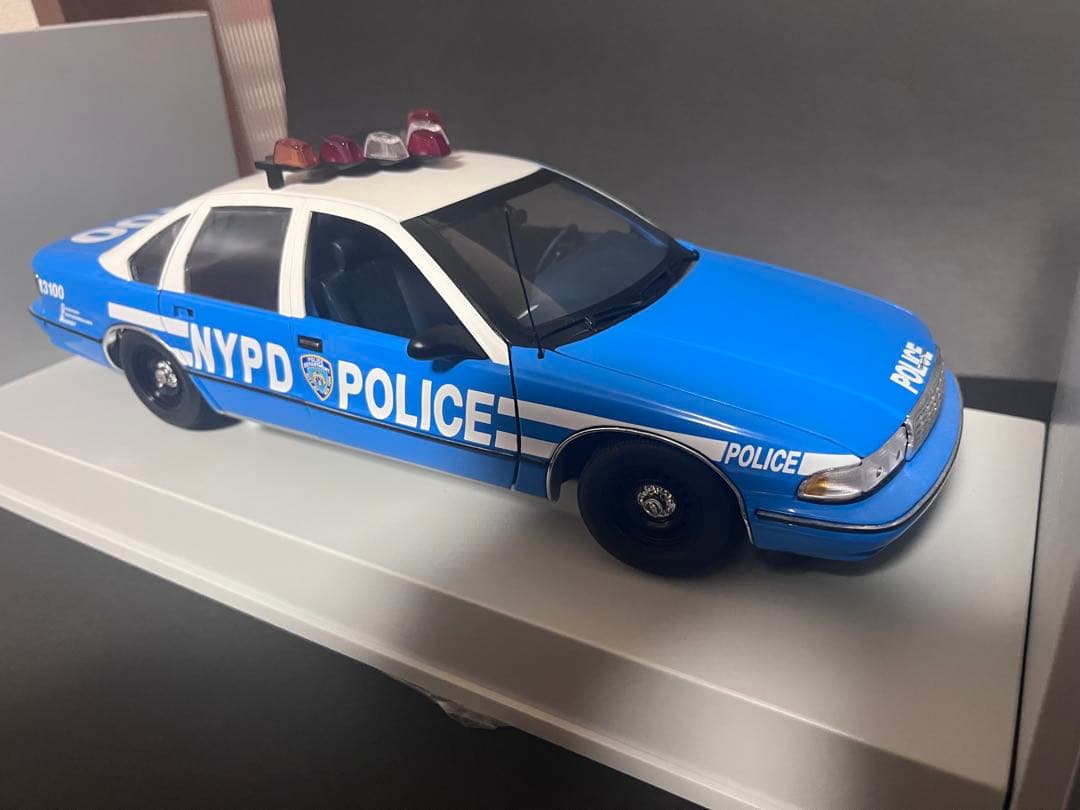 UT Models シボレーカプリス NYPD NY警察 1/18 IMPALA