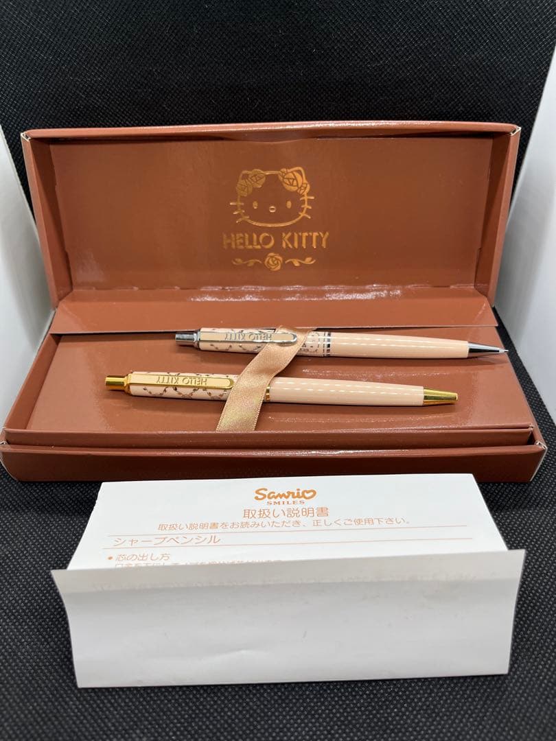 【新品未使用】ハローキティ　薔薇　ローズ　ボールペン　シャープペン　レトロ