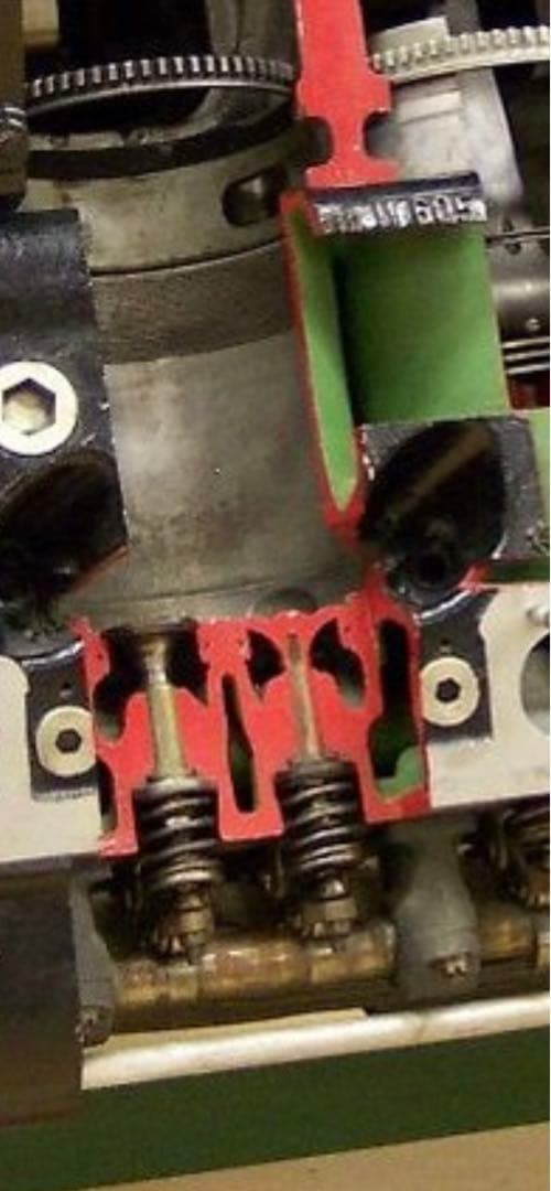 ドイツ戦時戦闘機bf109g-10エンジン欠片