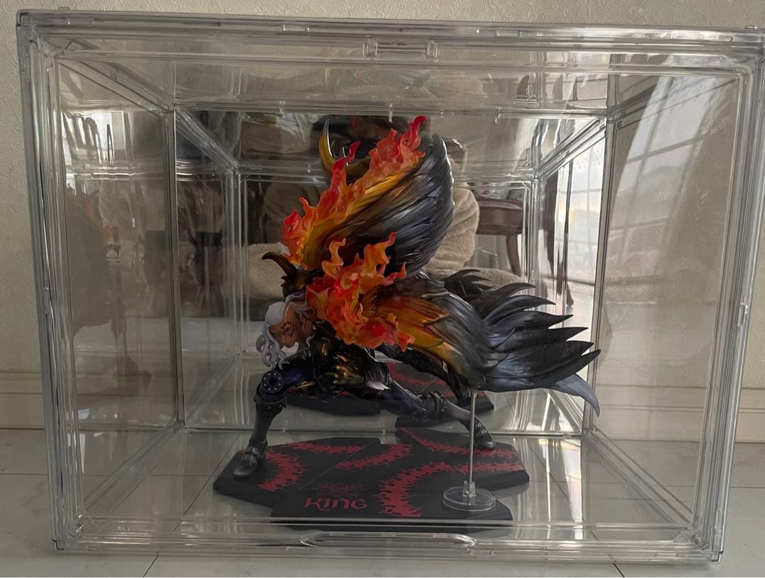 フィギュアケース　大型　2個