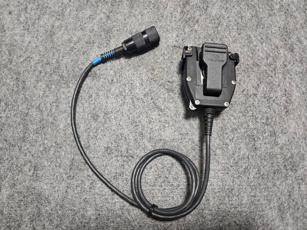 実物 PELTOR PTT COMTAC