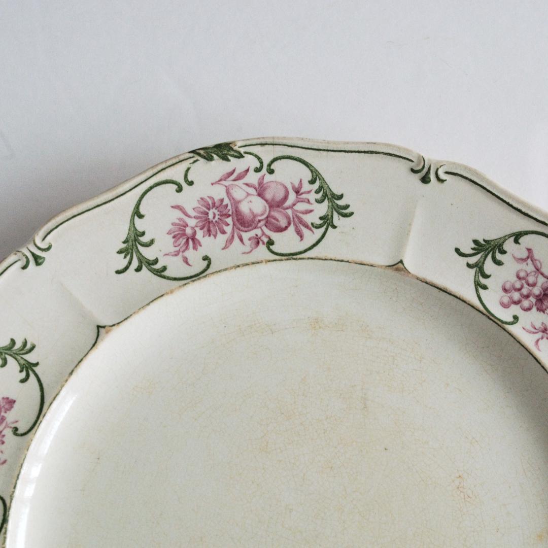 ウェッジウッド アカンサスシリーズの絵皿 パリ Damon 社が販売代理店のもの