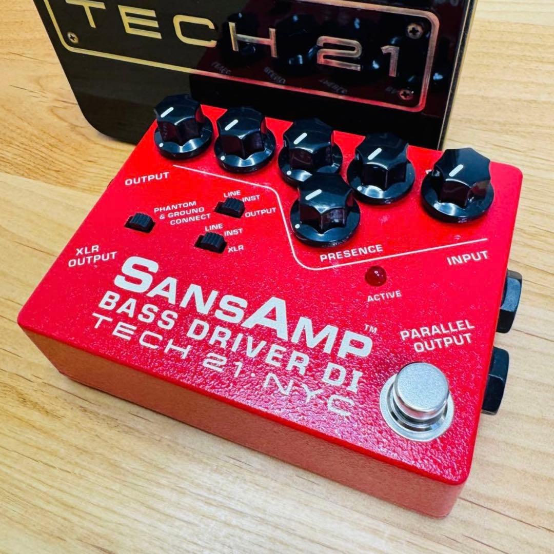 ベース TECH21 SansAmp Bass D DI Vermillion