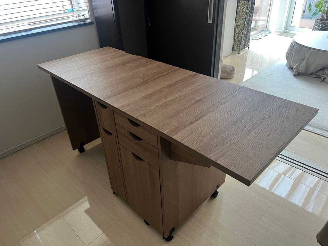 裁断　洋裁　ミシン机