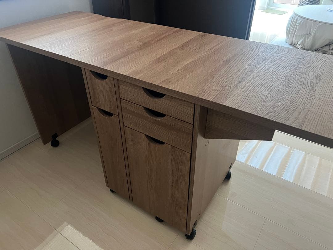 裁断　洋裁　ミシン机