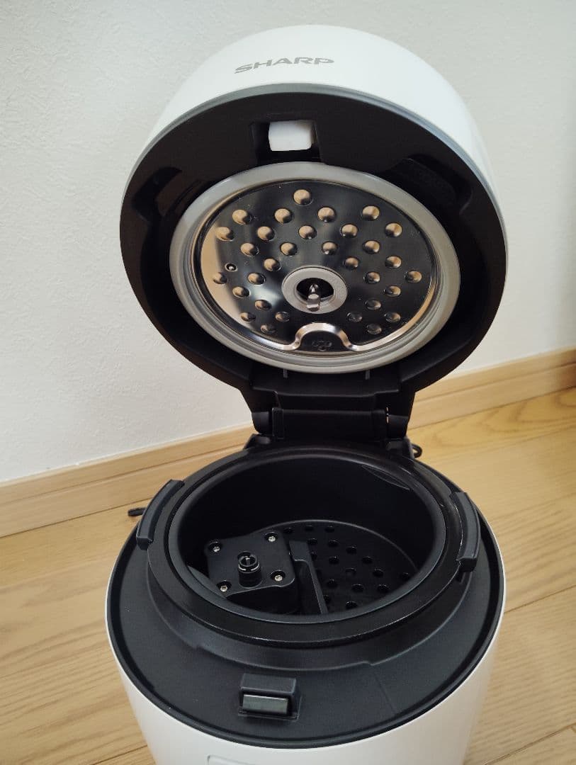 極美品・動作良好 SHARP ヘルシオ 水なし自動調理鍋 KN-HW10E-W