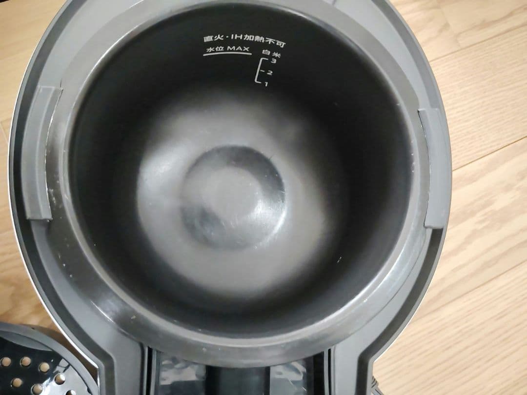 極美品・動作良好 SHARP ヘルシオ 水なし自動調理鍋 KN-HW10E-W