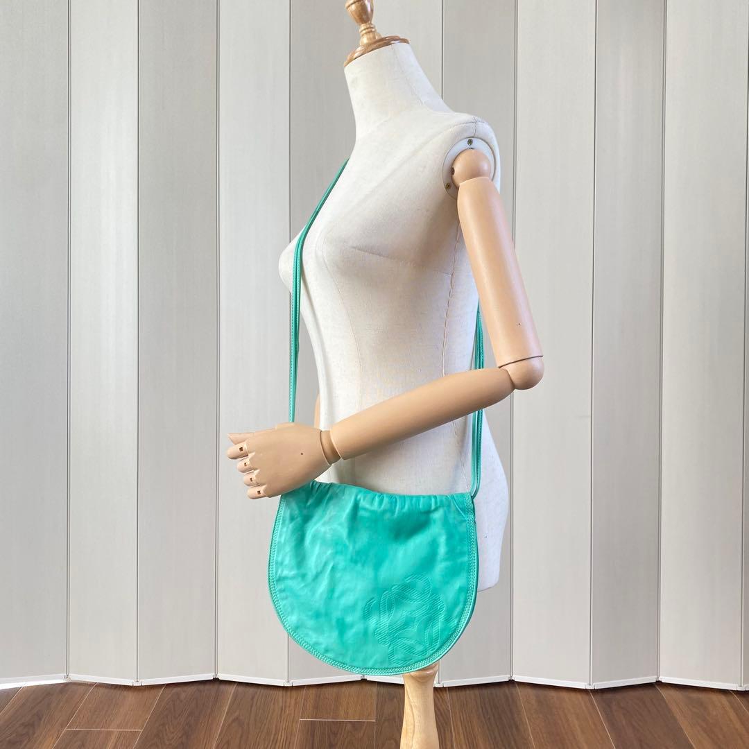 【希少カラー】ロエベ ショルダーバッグ ミントグリーン ナッパレザー アナグラム