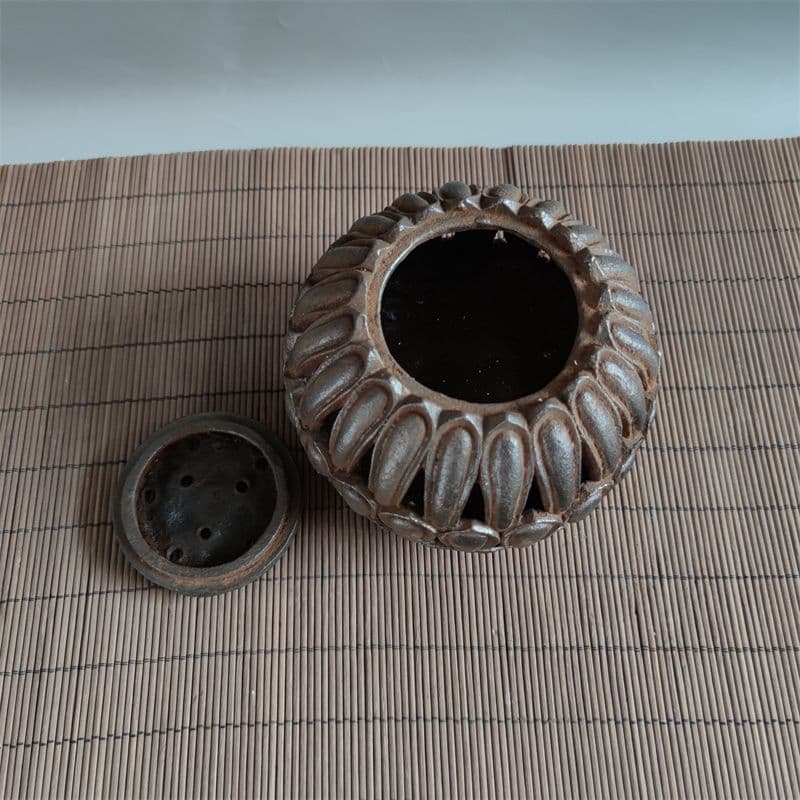 鉄製 灯篭香薫 香炉 香道具 装飾品 工芸品 美術品 置物