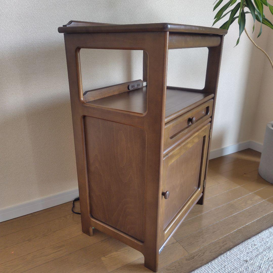 カリモク サイドボード 引き出し 扉付き 2口コンセント