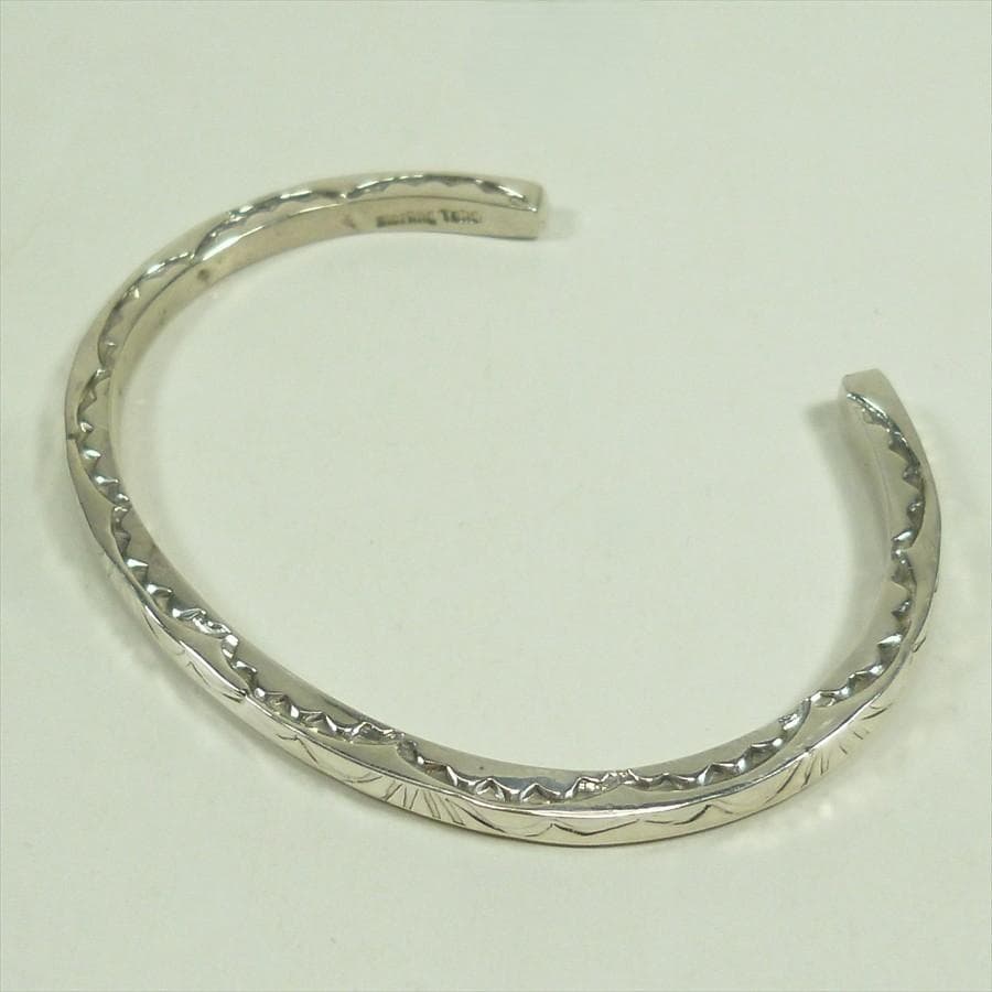 Navajo Elaine Tahe 3面スタンプ ワークバングル