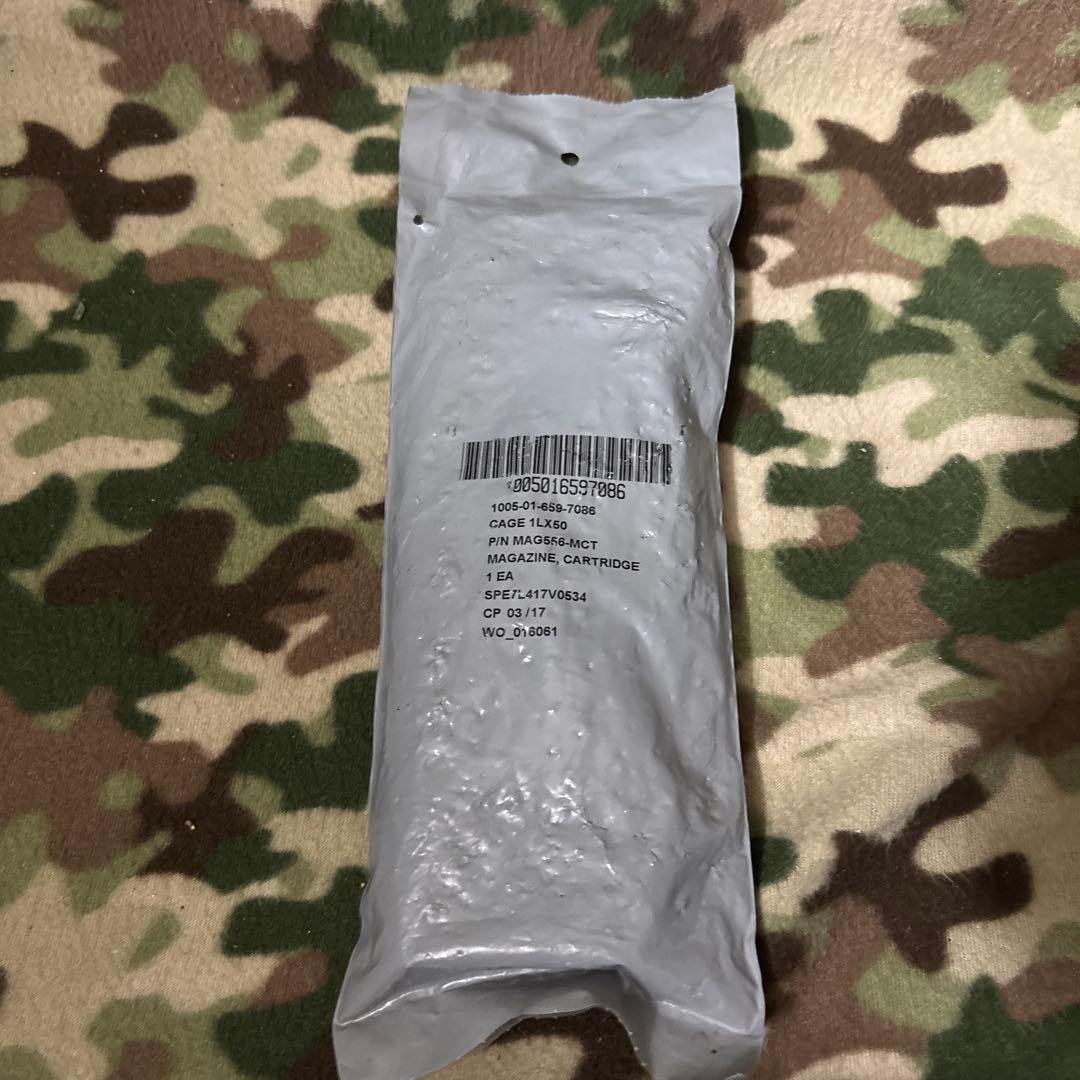 新品　未使用　米軍実物　MAGPUL PMAG 30 窓付き　マグプル　ブラック