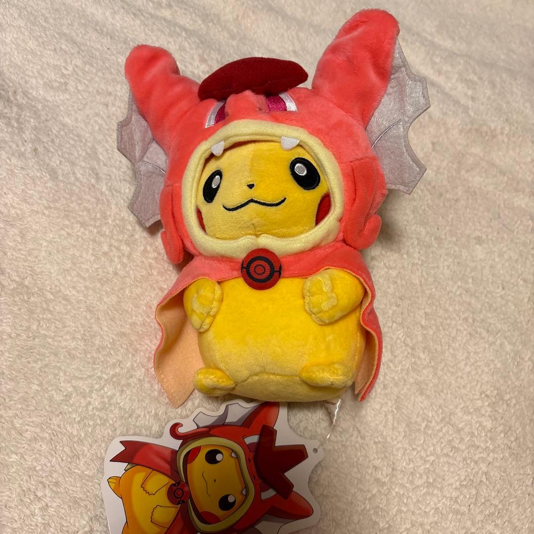 ポケモンセンター　ヒロシマ　赤いギャラドス　ポンチョ　ピカチュウ ぬいぐるみ