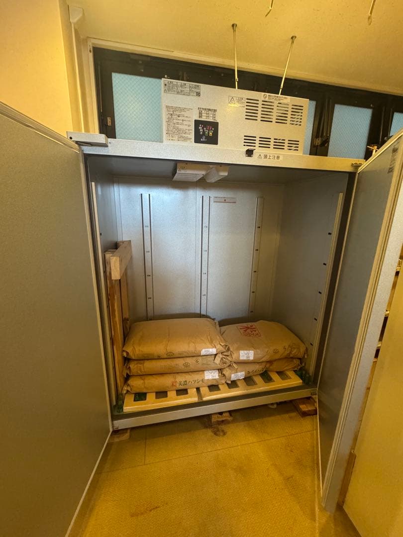 【美品】玄米保冷庫　玄米・野菜モード切替タイプ　１０．５俵用　ＫＺＷ－２１