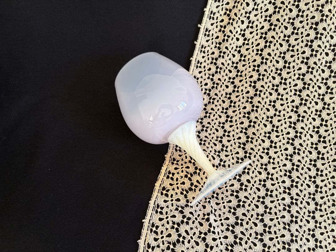 オパリンガラス フラワーベース 薄いパープルカラー フランスアンティーク