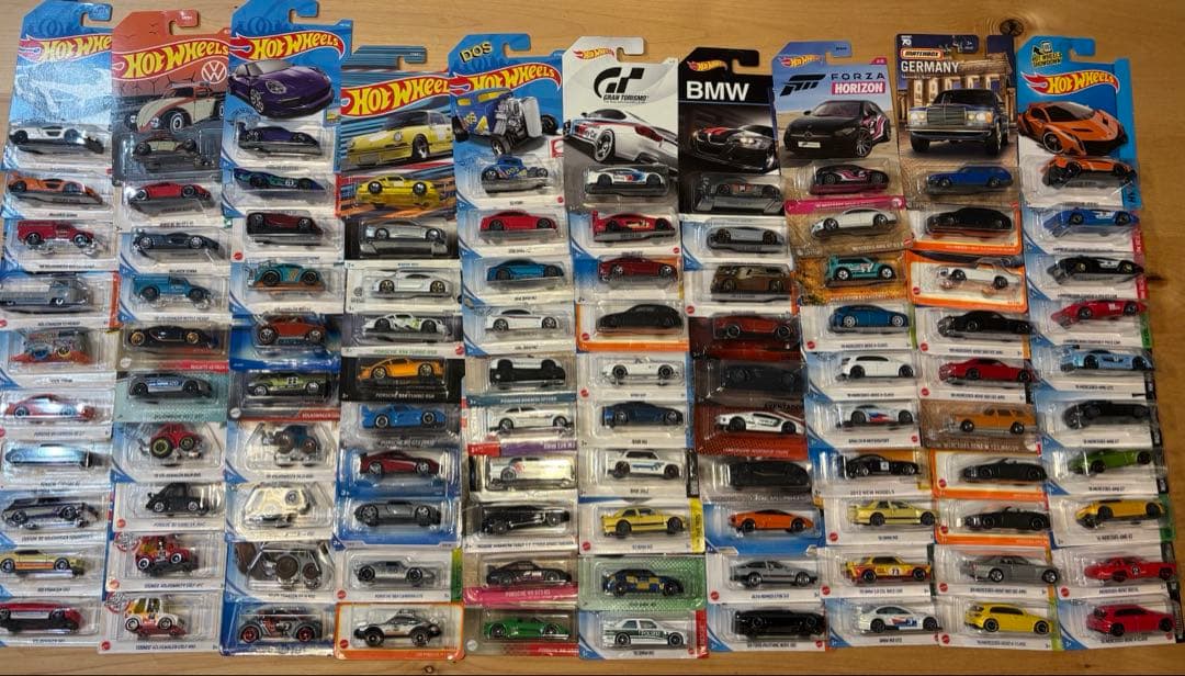100台のHot Wheelsミニカーセット