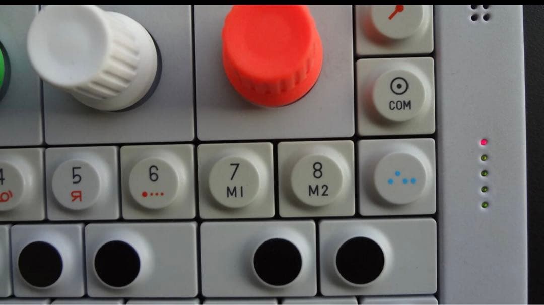 コ*タ様 最終値下げ　Teenage Engineering OP-1