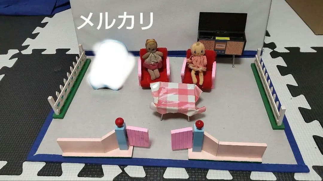 ヘロヘロ人形2体・家具セット