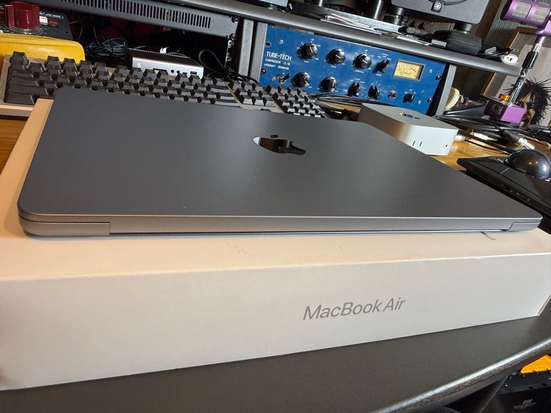 MacBook本体 Apple MacBook Air M2 16GB, 512GB