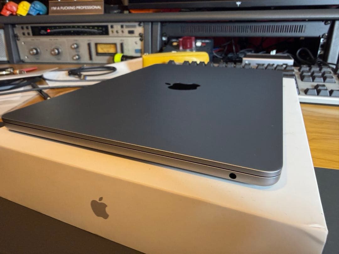 MacBook本体 Apple MacBook Air M2 16GB, 512GB