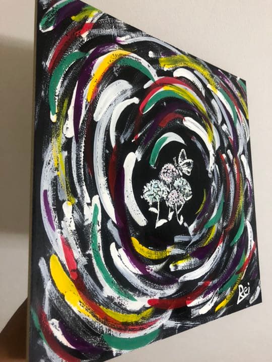 花の上で休む眩しい蝶々